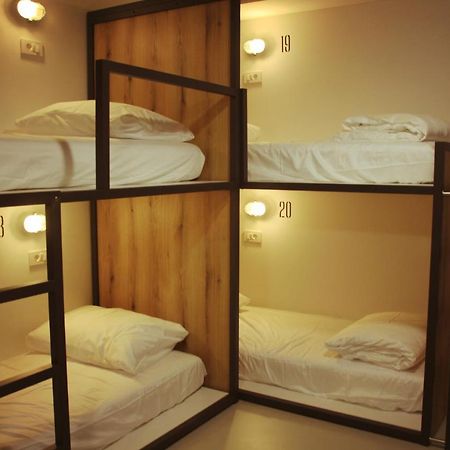 Garage Hostel Нова-Горица Экстерьер фото