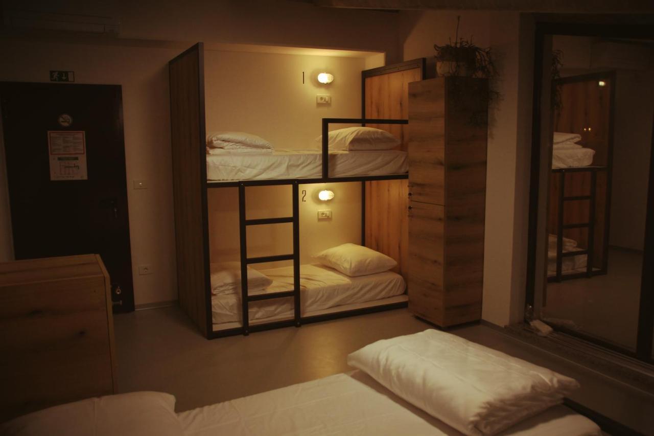 Garage Hostel Нова-Горица Экстерьер фото